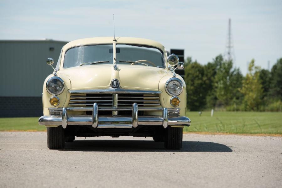  Hudson Commodore Custom Eight Convertible Brougham (494) 1949 года  (фото 22 из 39)